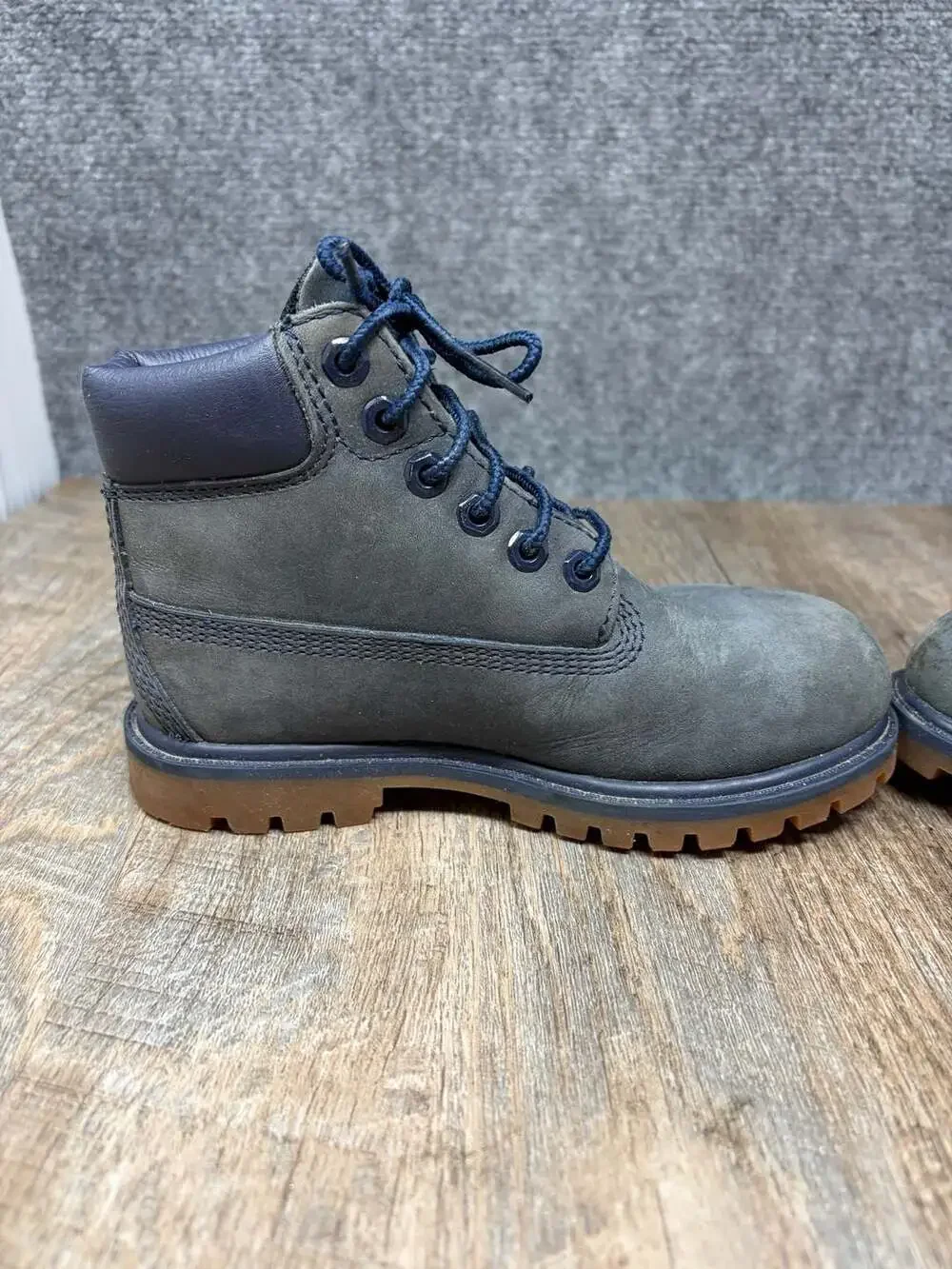 Timberland 6-Inch Premium Waterproof work Boots navy blue Nubuck Youth 12 GUC